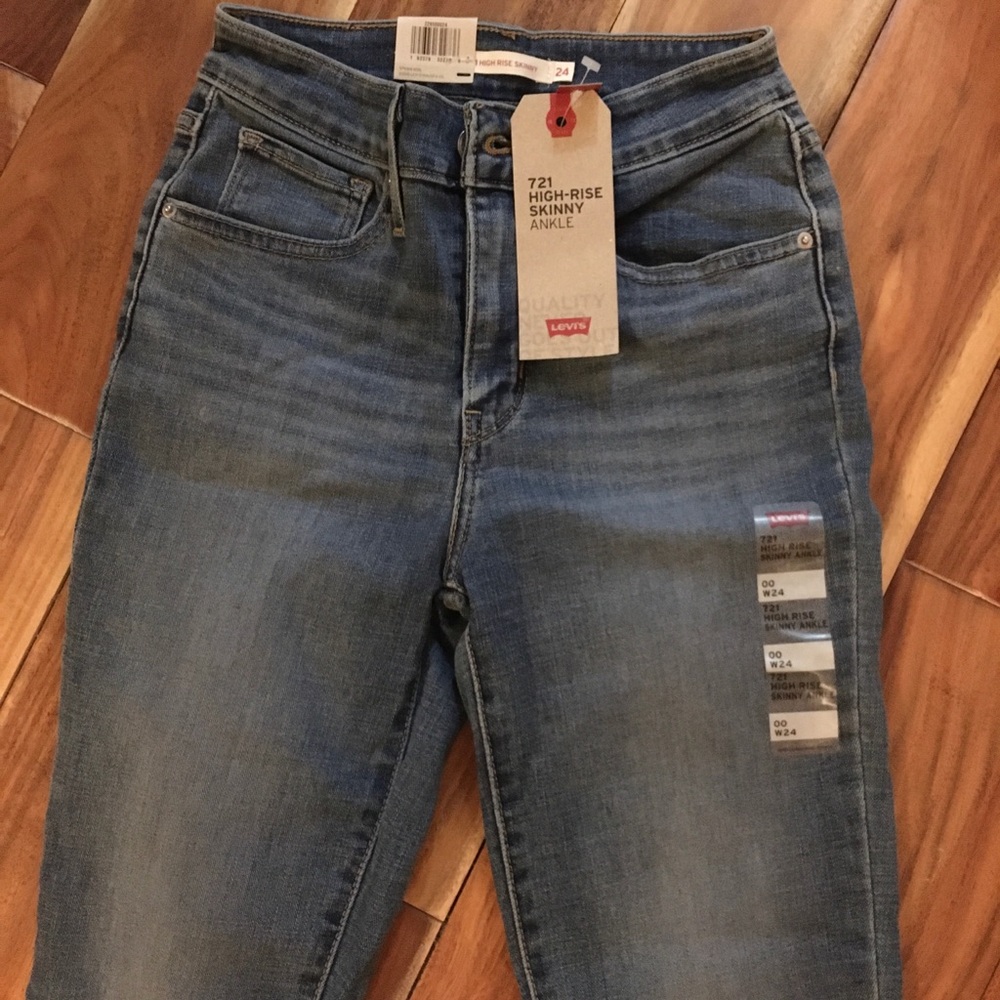 NTW Levi’s 721 High Rise Ankle Skinny Jeans 24